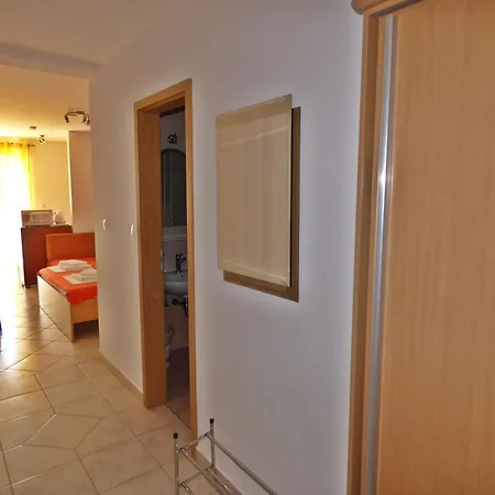 Baska - With Parking And Wifi Baska Voda