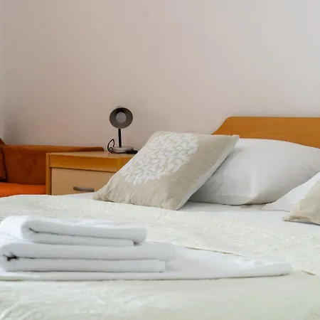 Baska - With Parking And Wifi Apartment *